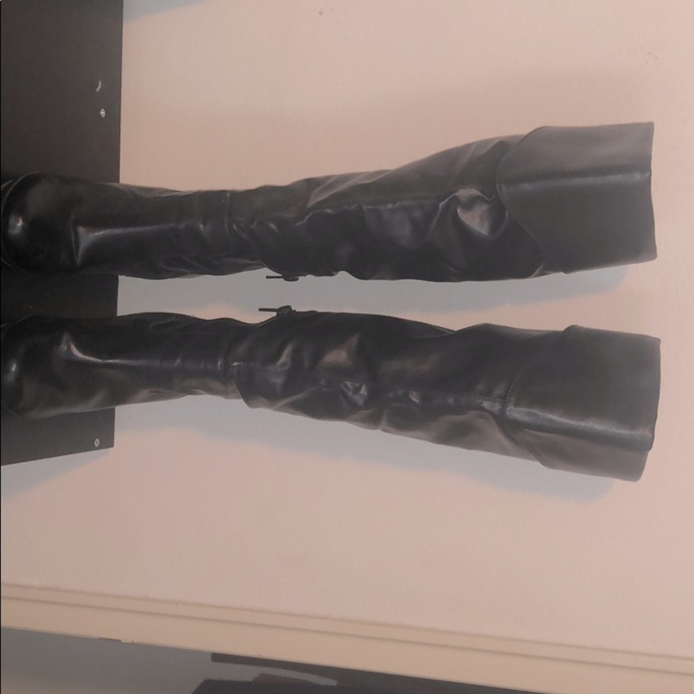 Black 7 1/2 knee high Rampage boots